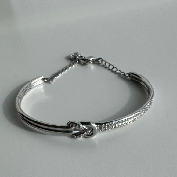 Swarovski Infinity Knot Bracelet - Picture 1 of 3
